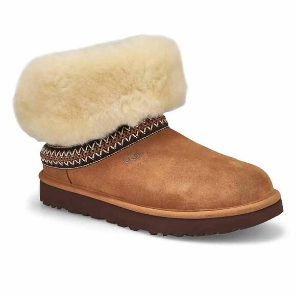 NEW UGG women's classic short crescent boots in chestnut - Picture 4 of 10